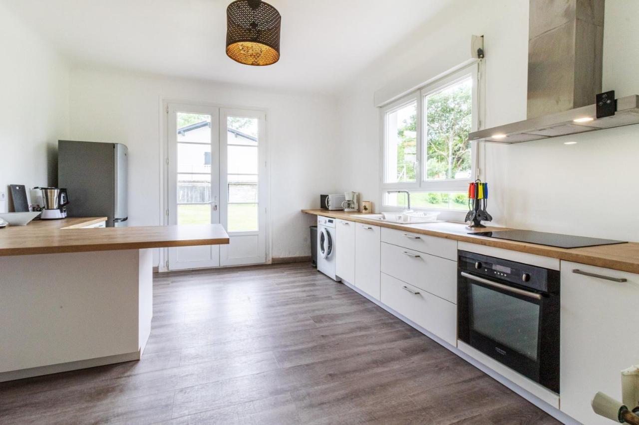 Kiloredy Villa Bidache Bagian luar foto